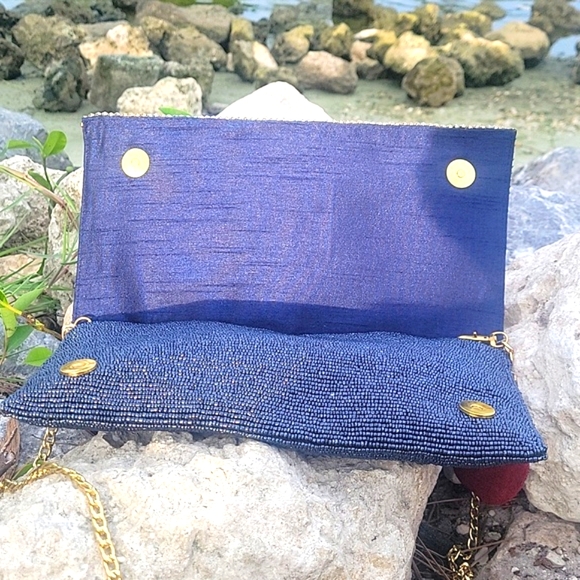 Mary frances disney snow white clutch crossbody - Picture 13 of 17